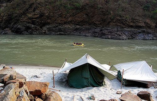 One of the camp sites in Rishikesh - photo by Travayegeur (Sahil Lodha)