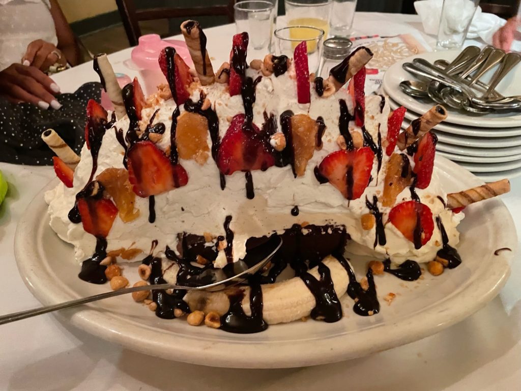 Carmine's dessert NYC