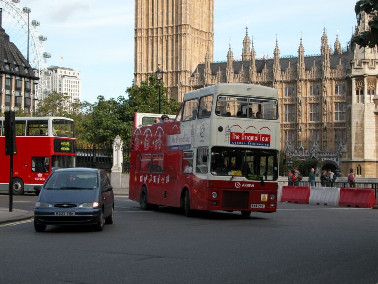 Double decker bus tour in London - © lovetoeatandtravel.com