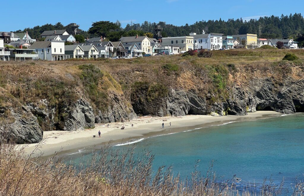 Mendocino Village above beach and coastline - © lovetoeatandtravel.com