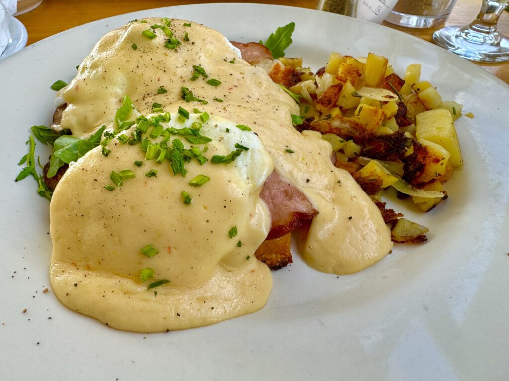 Mac Benedict at MacCallum House Grey Whale Cafe - © lovetoeatandtravel.com