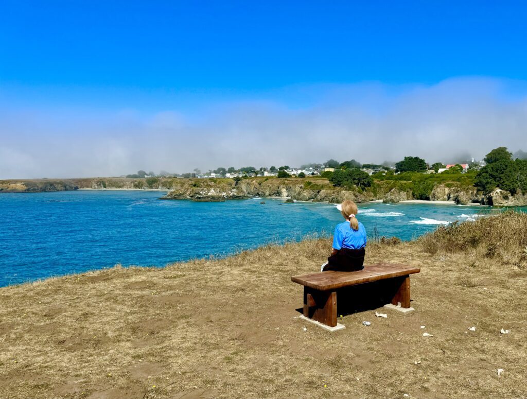 Bench at cliff's edge over Mendocino - © lovetoeatandtravel.com