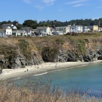 Mendocino Village above beach and coastline - © lovetoeatandtravel.com